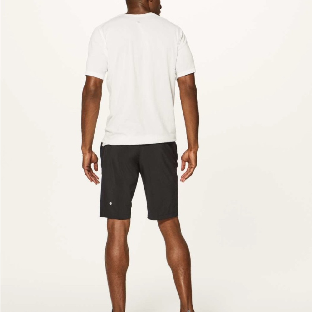 **SOLD ON MERCARI**Lululemon T.H.E. Short Linerless 11" Black mens size large - Picture 3 of 10